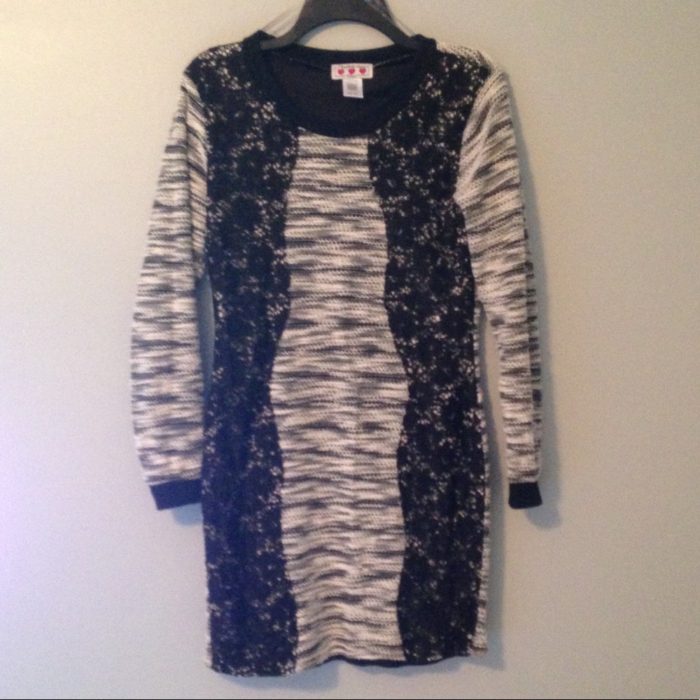 🎉sale🎉Warm tunic ( three pink hearts 💕💓)